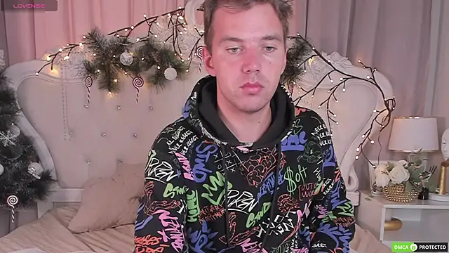 Snapshot of ArthurWhitee chatting on December 2025 08:08:01 AM ArthurWhitee online show from December 2025 08:08:01 AM