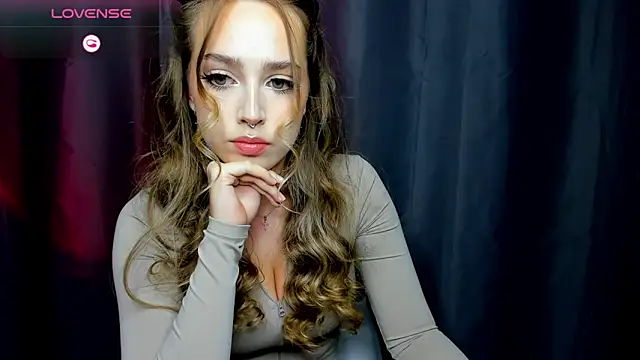 YaraKroft  online show from December 2025 08:45:02 AM