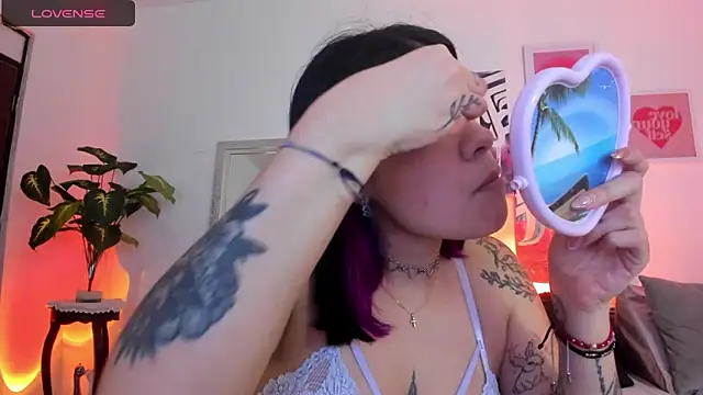 AnnieHuntters online show from February 2025 02:50:02 AM