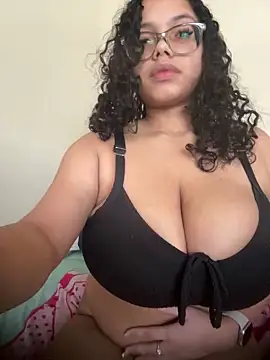 Snapshot of kelsmx chatting on January 2025 04:48:01 PM kelsmx online show from January 2025 04:48:01 PM