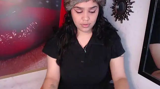 Snapshot of VenussTits97 chatting on December 2024 07:05:02 PM VenussTits97 online show from December 2024 07:05:02 PM