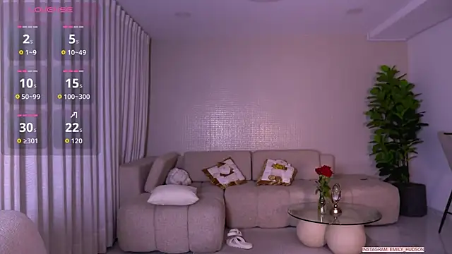 Snapshot of emily_huddson_ chatting on November 2025 12:35:01 AM emily huddson online show from November 2025 12:35:01 AM