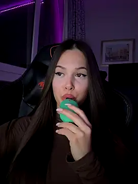 Snapshot of EricaWalls chatting on November 2025 11:25:02 PM EricaWalls online show from November 2025 11:25:02 PM