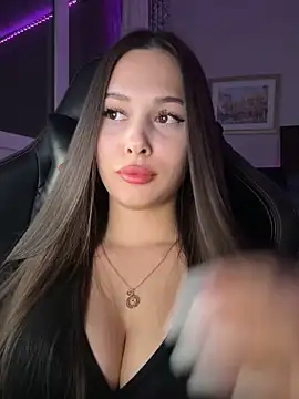 Snapshot of EricaWalls chatting on November 2025 07:24:02 PM EricaWalls online show from November 2025 07:24:02 PM