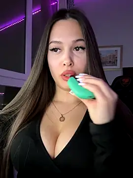 Snapshot of EricaWalls chatting on December 2025 05:18:02 PM EricaWalls online show from December 2025 05:18:02 PM