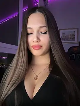 Snapshot of EricaWalls chatting on December 2025 06:14:03 PM EricaWalls online show from December 2025 06:14:03 PM