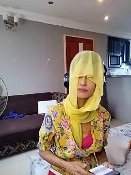 Snapshot of KamaLila chatting on October 2025 10:27:02 AM KamaLila online show from October 2025 10:27:02 AM