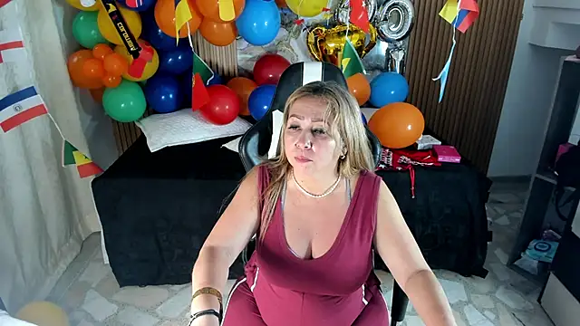 Danna topless online show from June 2026 12:03:02 PM