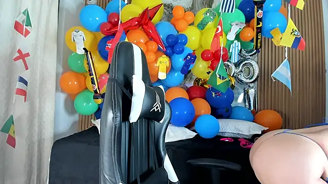 Danna topless online show from June 2026 12:03:02 PM