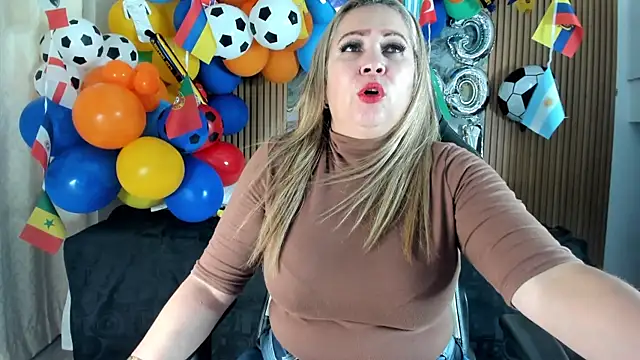 Danna topless online show from June 2026 12:09:02 PM