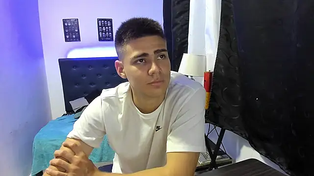 Snapshot of Brian_cx chatting on December 2024 04:18:01 AM Brian cx online show from December 2024 04:18:01 AM