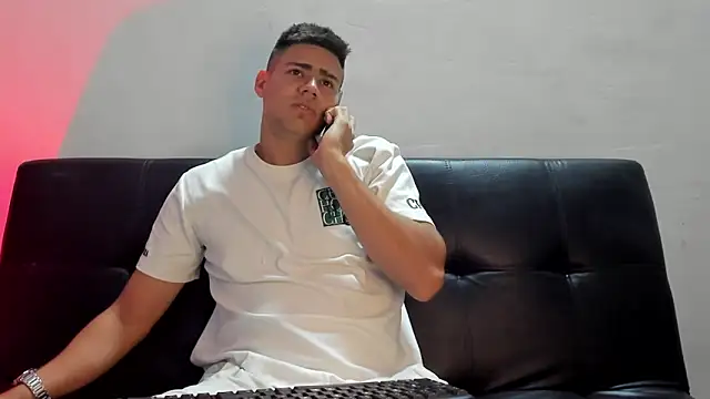 Snapshot of Brian_cx chatting on February 2025 04:37:02 AM Brian cx online show from February 2025 04:37:02 AM