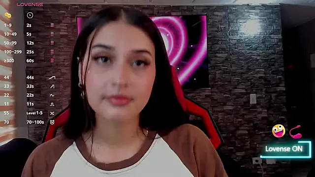 Snapshot of Charlotte_greys chatting on February 2026 09:03:02 PM Charlotte greys online show from February 2026 09:03:02 PM