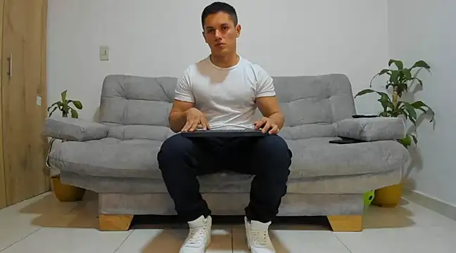 Snapshot of julian_wallace chatting on December 2024 12:23:01 AM julian wallace online show from December 2024 12:23:01 AM