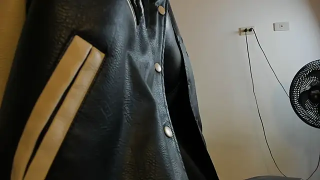 julian wallace online show from October 2025 03:10:02 AM