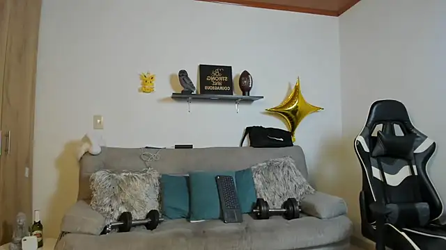 julian wallace online show from December 2025 06:01:02 PM