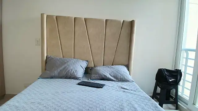 Snapshot of julian_wallace chatting on February 2026 09:00:02 PM julian wallace online show from February 2026 09:00:02 PM