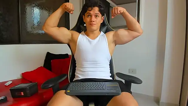 Snapshot of julian_wallace chatting on March 2026 05:42:01 PM julian wallace online show from March 2026 05:42:01 PM