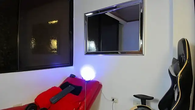 Snapshot of julian_wallace chatting on March 2026 03:23:01 AM julian wallace online show from March 2026 03:23:01 AM