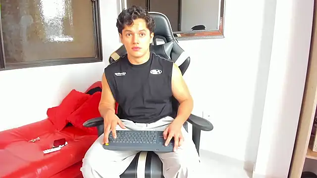 Snapshot of julian_wallace chatting on March 2026 01:04:02 PM julian wallace online show from March 2026 01:04:02 PM