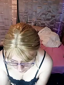 Snapshot of JOSSYANNE chatting on September 2025 02:01:02 AM JOSSYANNE online show from September 2025 02:01:02 AM