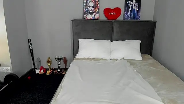 MuscleXXXBarbie online show from April 2026 09:01:01 AM