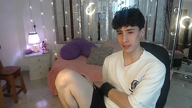 Snapshot of gojo_satoru_18 chatting on January 2025 03:28:02 PM gojo satoru 18 online show from January 2025 03:28:02 PM