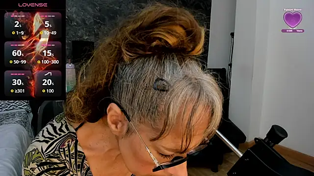 Bella Evans  online show from November 2025 06:59:02 PM