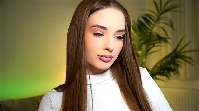 Snapshot of petitegonwiild chatting on October 2025 09:28:02 PM petitegonwiild online show from October 2025 09:28:02 PM