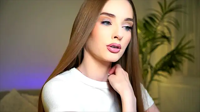 Snapshot of petitegonwiild chatting on November 2025 12:02:02 AM petitegonwiild online show from November 2025 12:02:02 AM