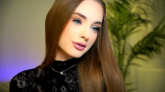 Snapshot of petitegonwiild chatting on December 2025 11:01:02 PM petitegonwiild online show from December 2025 11:01:02 PM