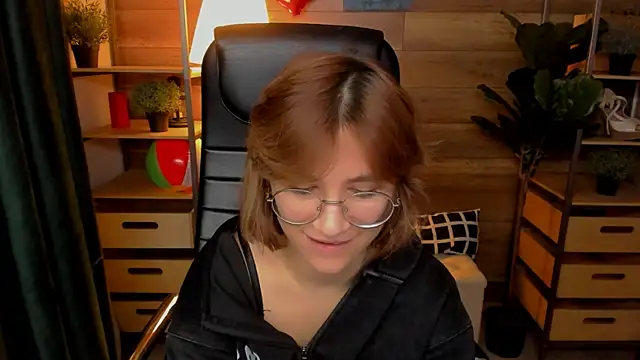 Moon13152 online show from October 2025 09:05:02 PM