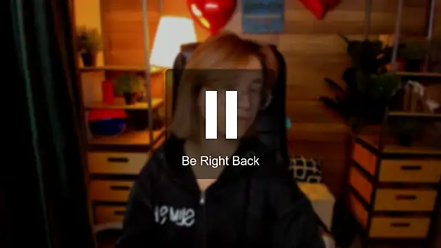 Moon13152 online show from October 2025 08:51:02 PM