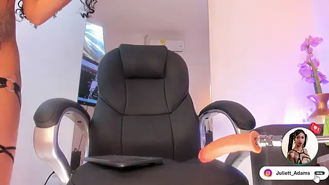 Juliett Adams  online show from October 2025 01:08:02 AM