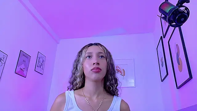 Beautifulskinny18 online show from July 2026 06:57:02 PM