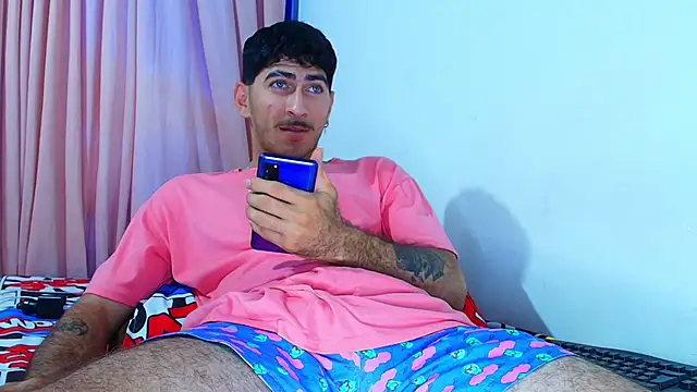 Thomass00 online show from January 2025 04:47:01 PM