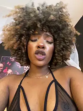 Snapshot of TIFFANYYSTAR chatting on December 2024 05:29:02 PM TIFFANYYSTAR online show from December 2024 05:29:02 PM