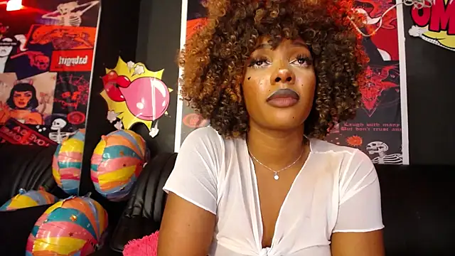 Snapshot of TIFFANYYSTAR chatting on December 2024 05:07:02 PM TIFFANYYSTAR online show from December 2024 05:07:02 PM