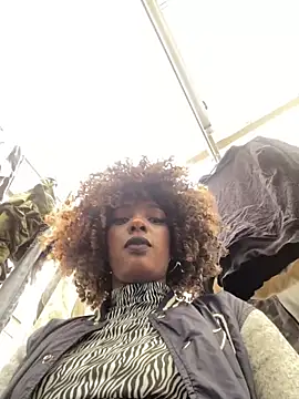 Snapshot of TIFFANYYSTAR chatting on February 2025 01:36:01 PM TIFFANYYSTAR online show from February 2025 01:36:01 PM