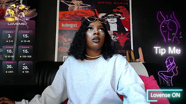 Snapshot of TIFFANYYSTAR chatting on March 2025 01:56:02 PM TIFFANYYSTAR online show from March 2025 01:56:02 PM