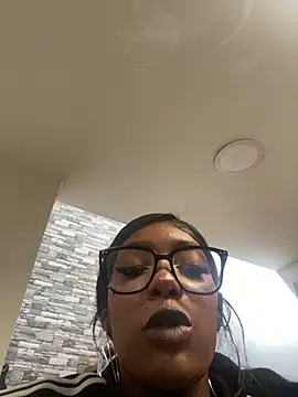 Snapshot of TIFFANYYSTAR chatting on September 2025 02:06:01 PM TIFFANYYSTAR online show from September 2025 02:06:01 PM