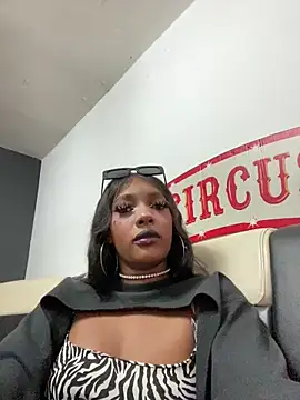 Snapshot of TIFFANYYSTAR chatting on October 2025 01:54:02 PM TIFFANYYSTAR online show from October 2025 01:54:02 PM