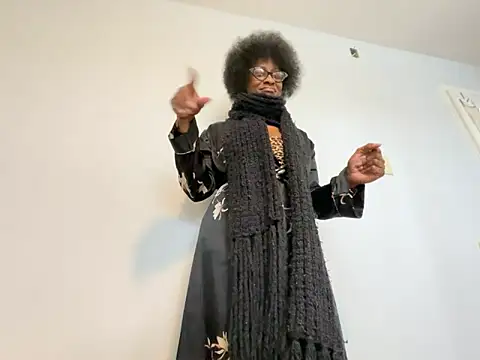 Snapshot of wynterheat chatting on January 2025 06:44:01 PM wynterheat online show from January 2025 06:44:01 PM