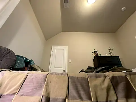 wynterheat online show from October 2025 05:08:01 AM