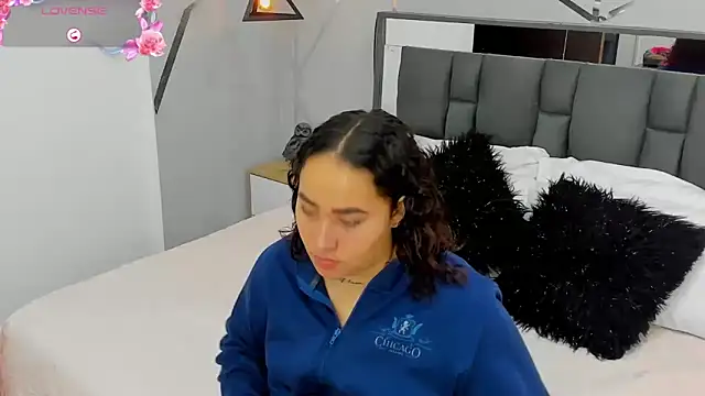 Ayla martinez online show from February 2025 01:45:02 AM