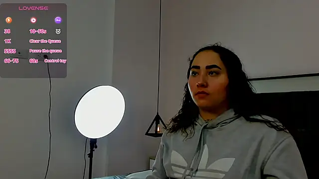 Ayla martinez online show from October 2025 01:37:02 AM