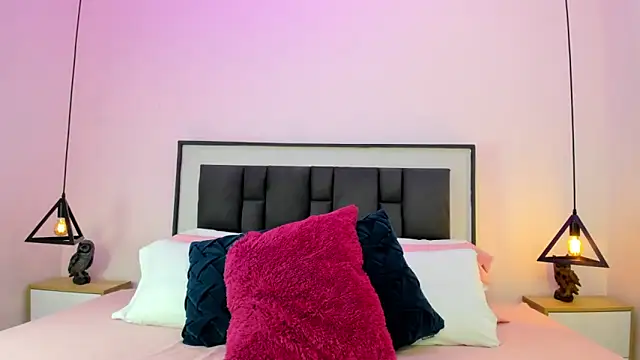 Ayla martinez online show from October 2025 02:04:02 AM