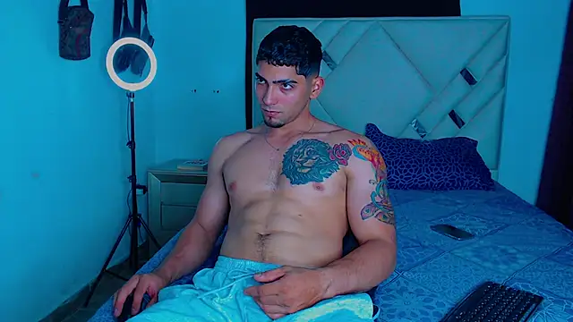 Snapshot of Rich_boy01 chatting on March 2025 03:19:01 AM Rich boy01 online show from March 2025 03:19:01 AM