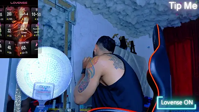 Snapshot of Rich_boy01 chatting on December 2025 09:21:02 PM Rich boy01 online show from December 2025 09:21:02 PM