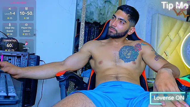 Snapshot of Rich_boy01 chatting on January 2026 06:35:01 PM Rich boy01 online show from January 2026 06:35:01 PM